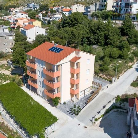Apartmani "Grgic" Omiš Екстериор снимка