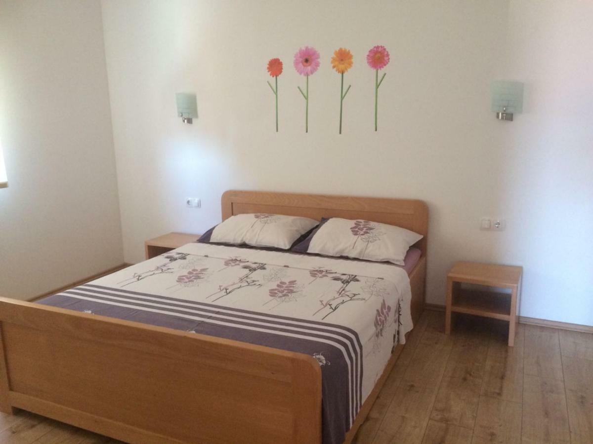 Apartmani "Grgic" Omiš Екстериор снимка