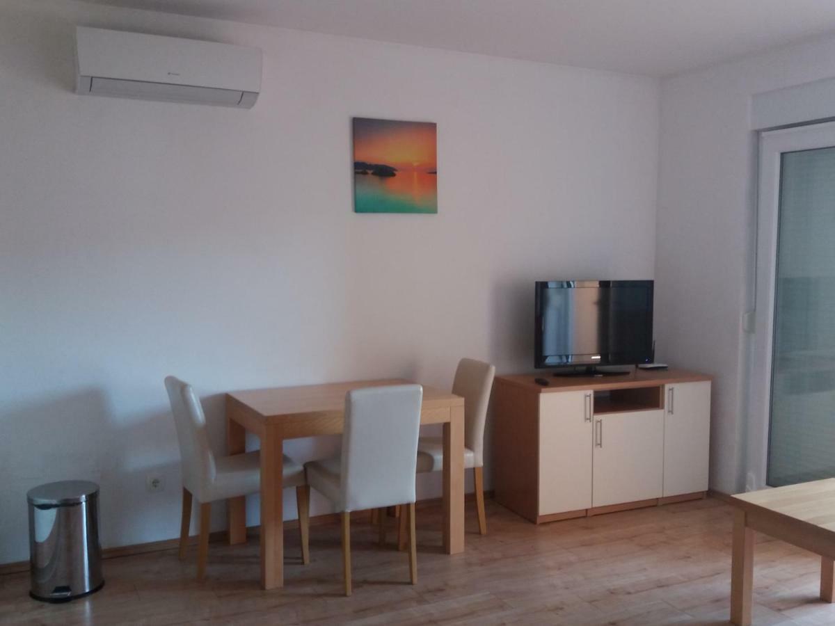 Apartmani "Grgic" Omiš Екстериор снимка