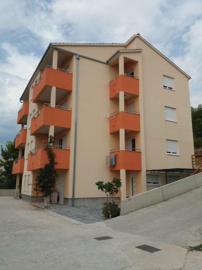 Apartmani "Grgic" Omiš Екстериор снимка