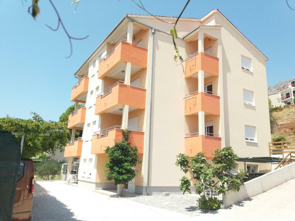 Apartmani "Grgic" Omiš Екстериор снимка